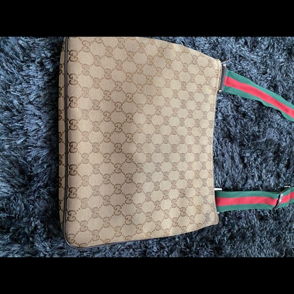 Gucci Monogram messenger - Picture 4 of 6